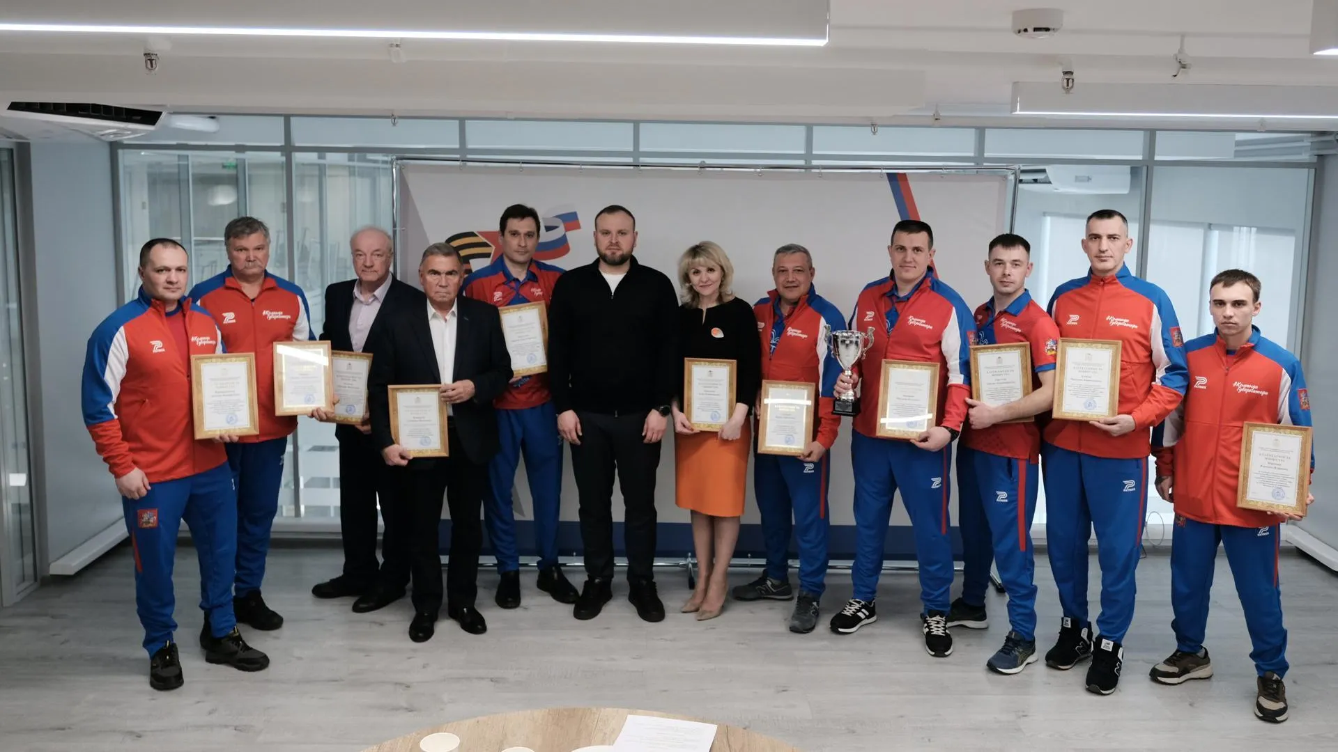 В Подмосковье наградили сборную ветеранов СВО за достижения на «Кубке Защитников Отечества»