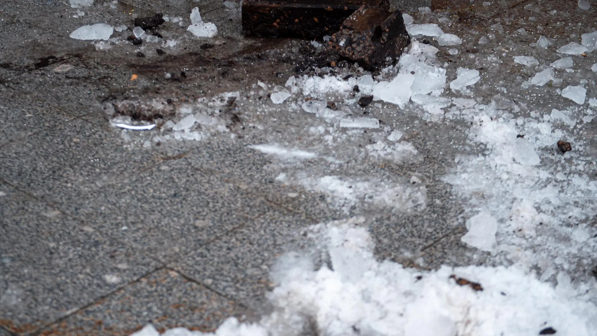 Москвичей предупредили о ледяном дожде до утра 13 февраля