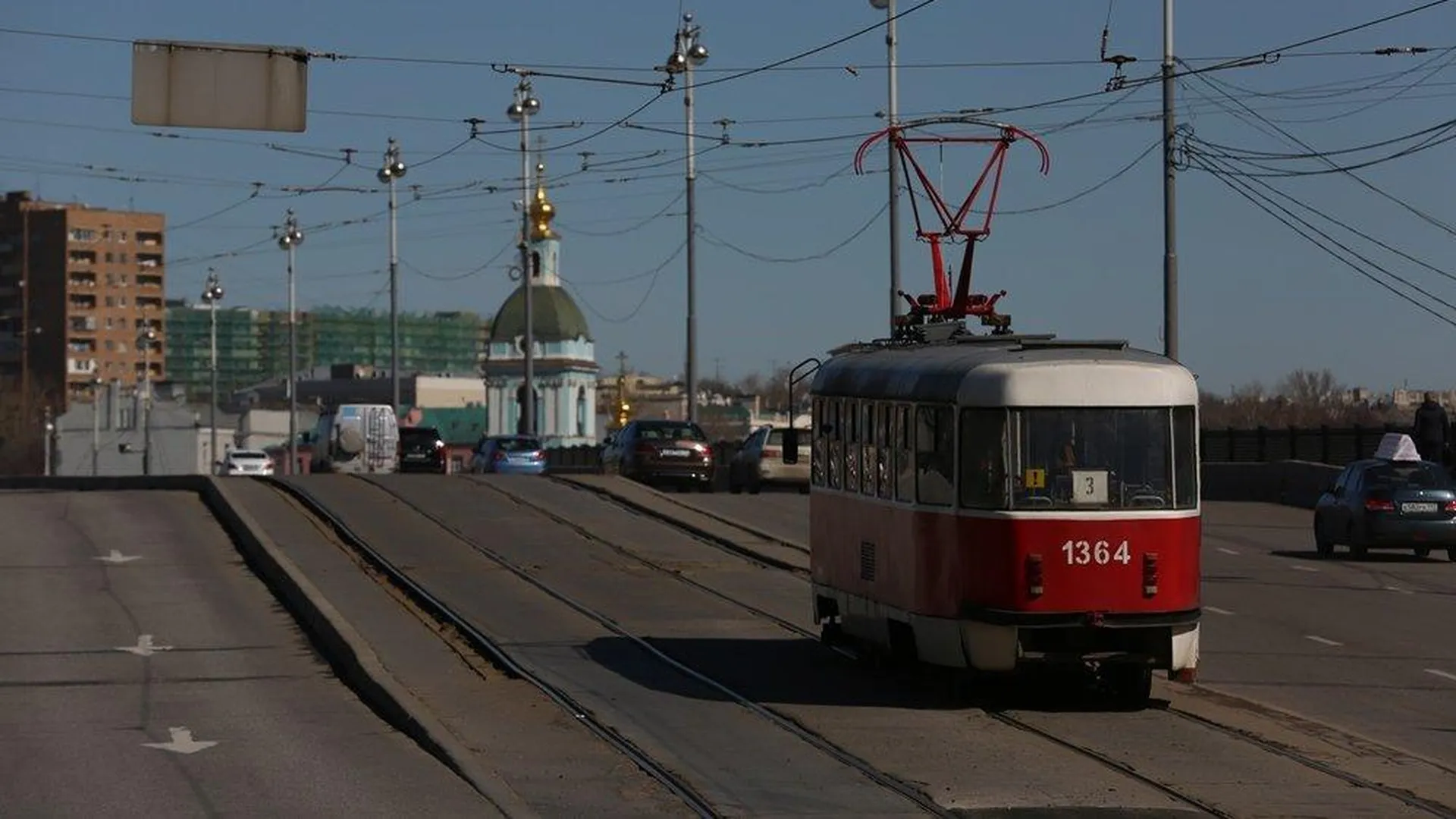 Зрителей ЧМ по хоккею просят пользоваться городским транспортом для поездок  на стадионы | РИАМО