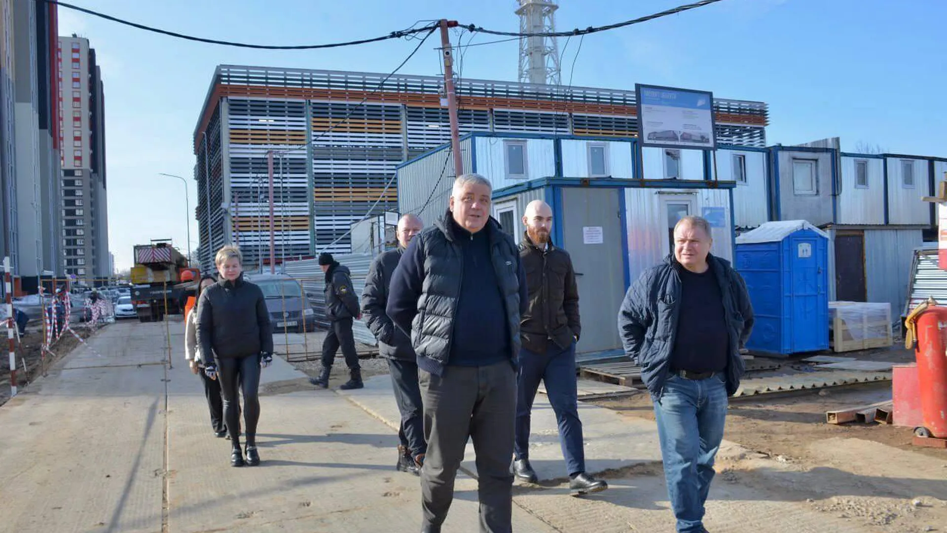 Депутат Ефимов проверил ход строительства школы на 1,5 тыс мест в ЖК «Пехра» Балашихи