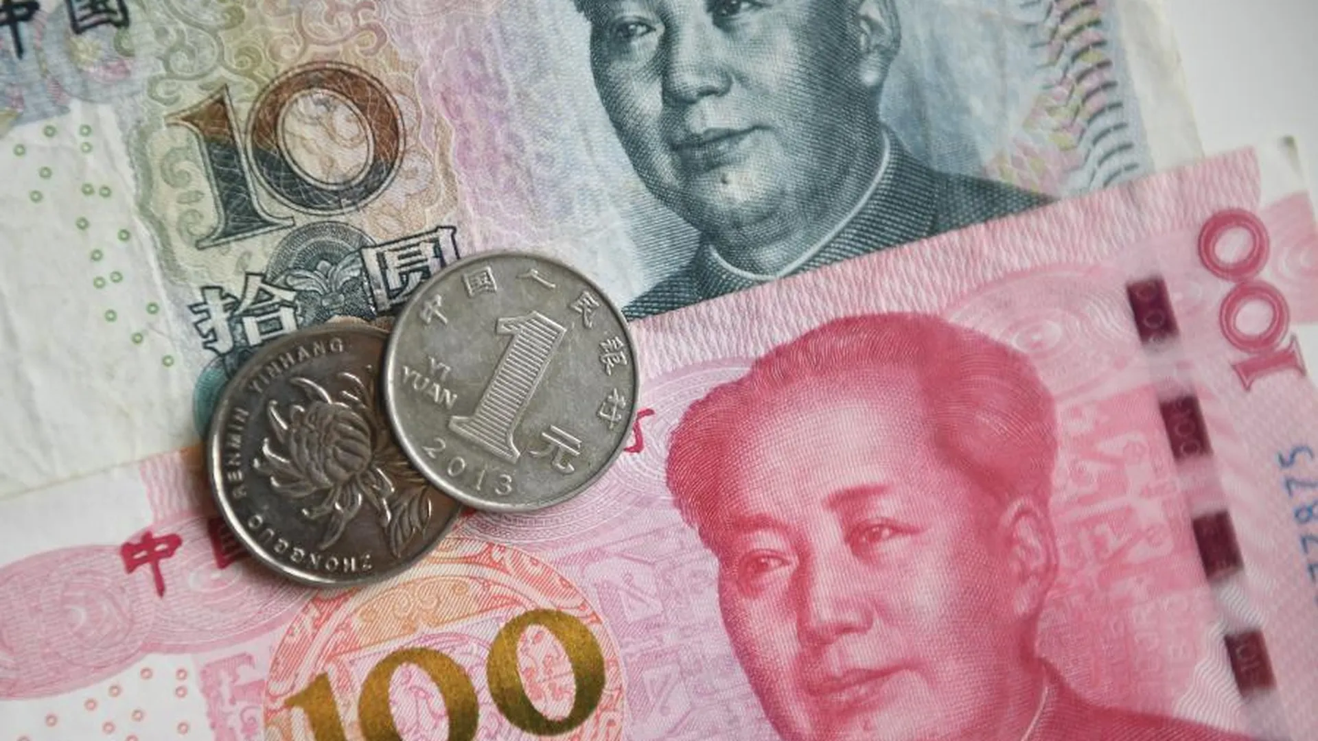 Тинькофф Банк в 5 тыс раз увеличил валютный риск в юанях перед санкциями