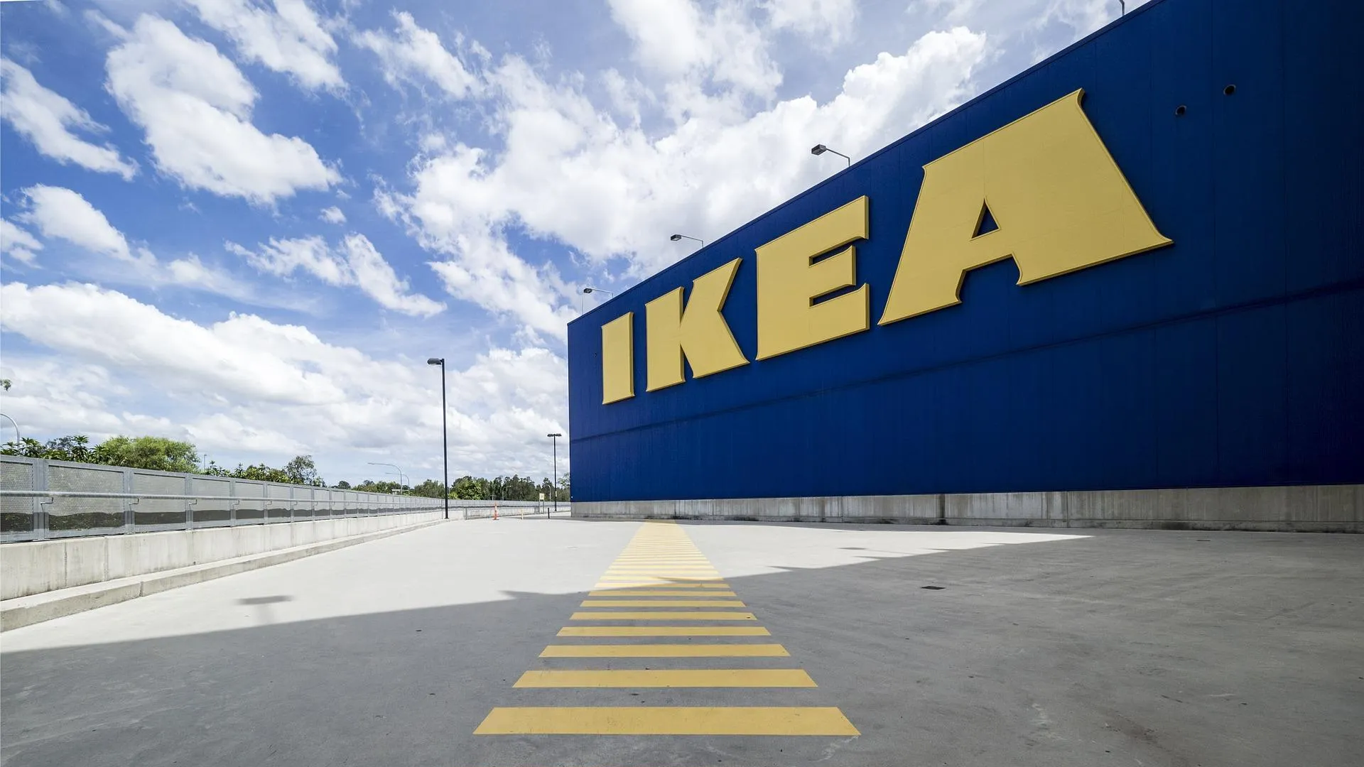 IKEA продает свои фабрики в России | РИАМО в Королёве