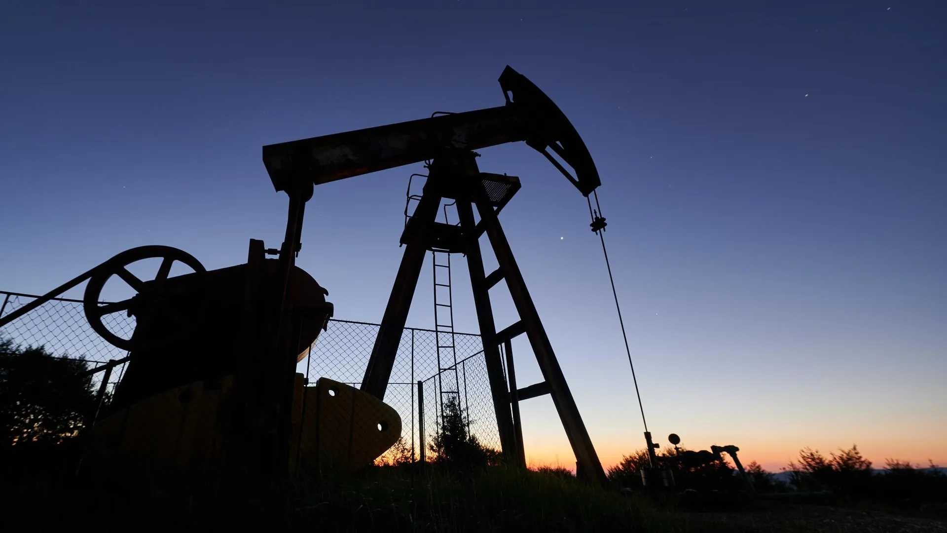 Аналитик: разногласия в ОПЕК+ и позиция Анголы и Нигерии снижают цену на нефть