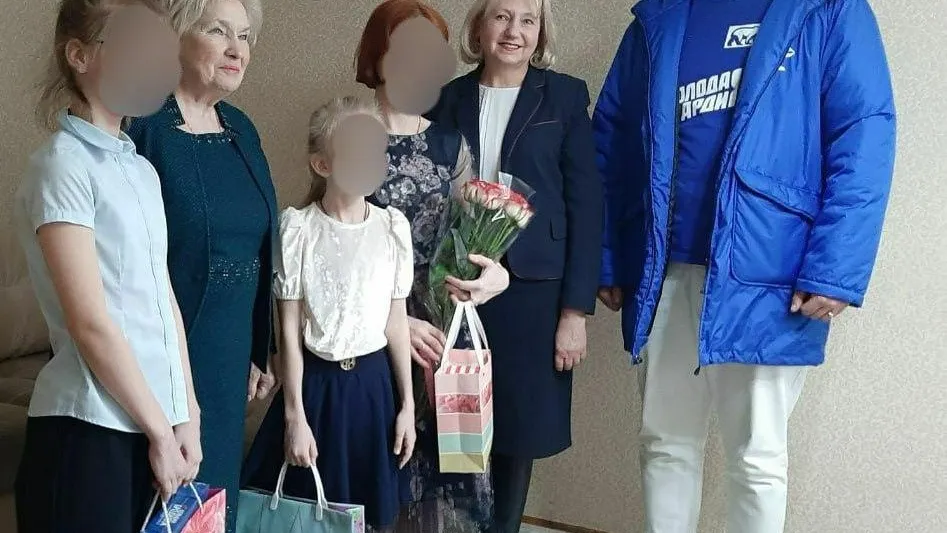 Депутат Мособлдумы Антонова навестила жену военнослужащего из Люберец