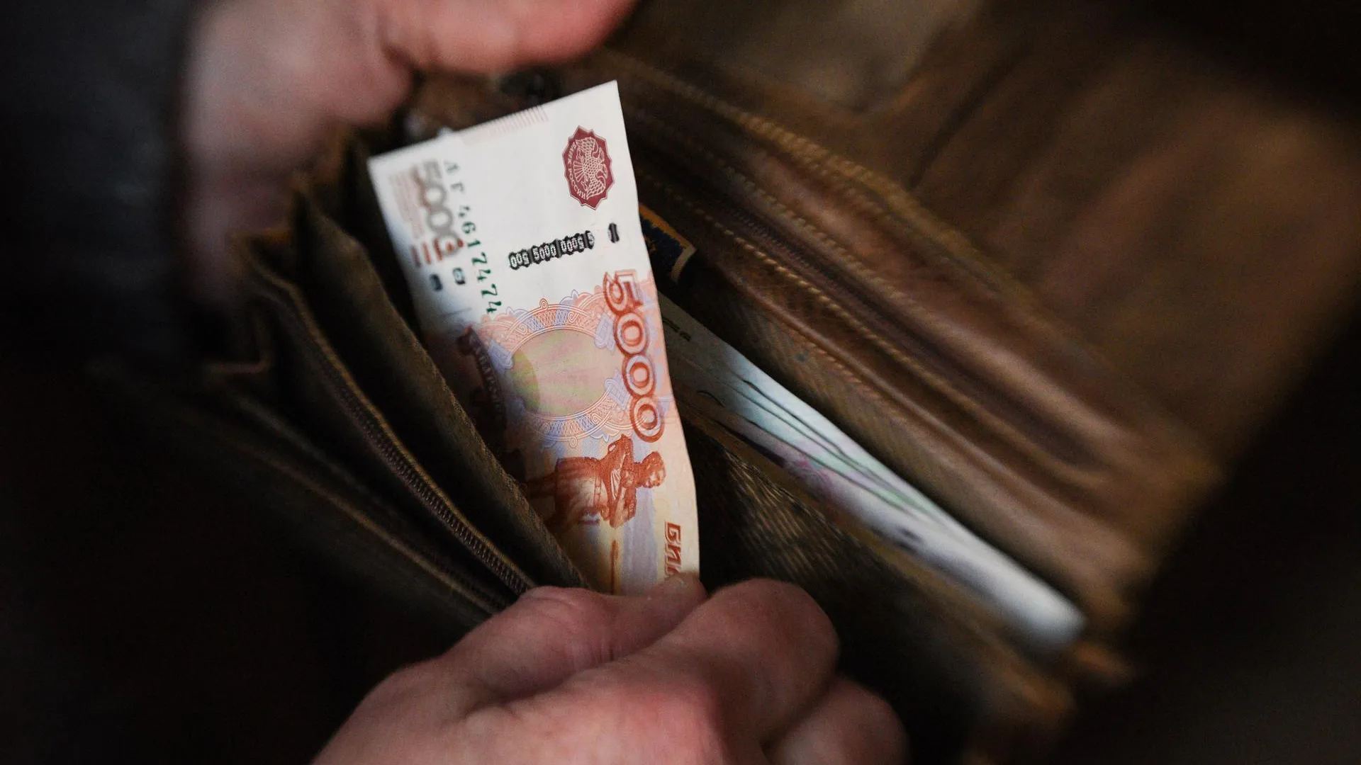 Россияне рассказали, сколько жертвуют на благотворительность