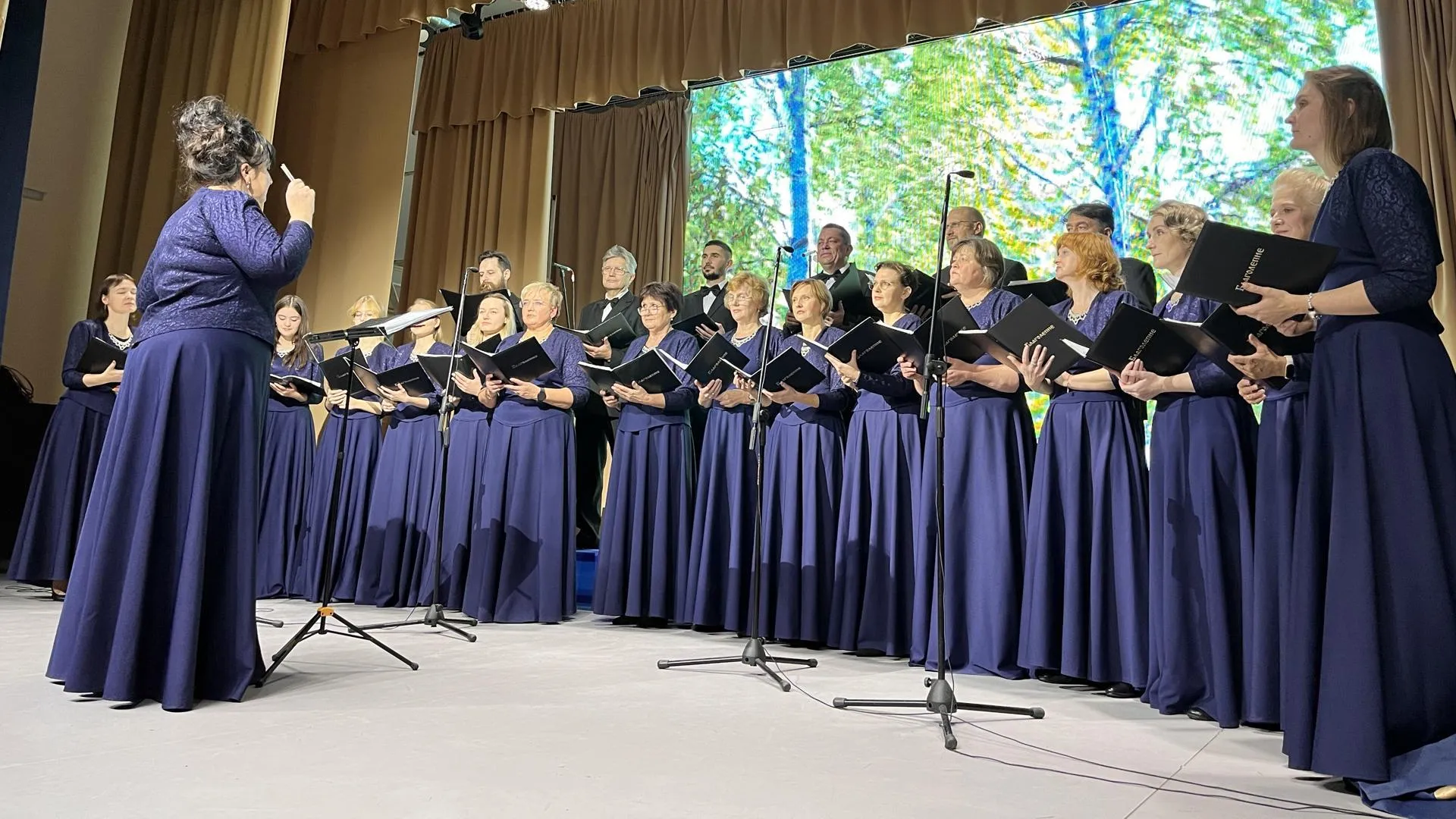 Хор «Благолепие» из Лотошино провел концерт к 15‑летию коллектива