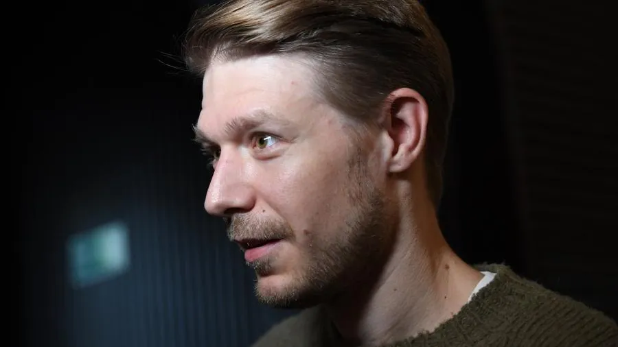 Никита Ефремов отреагировал на освобождение отца и назвал его сложным моментом