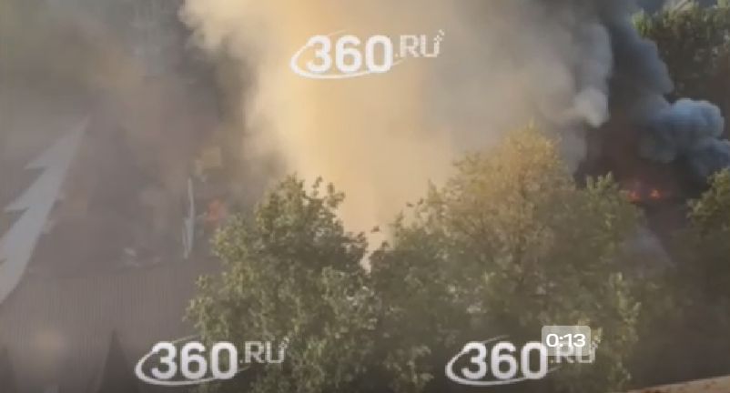 Видео горящего клуба «Карэ» в Солнечногорске опубликовано в Сети