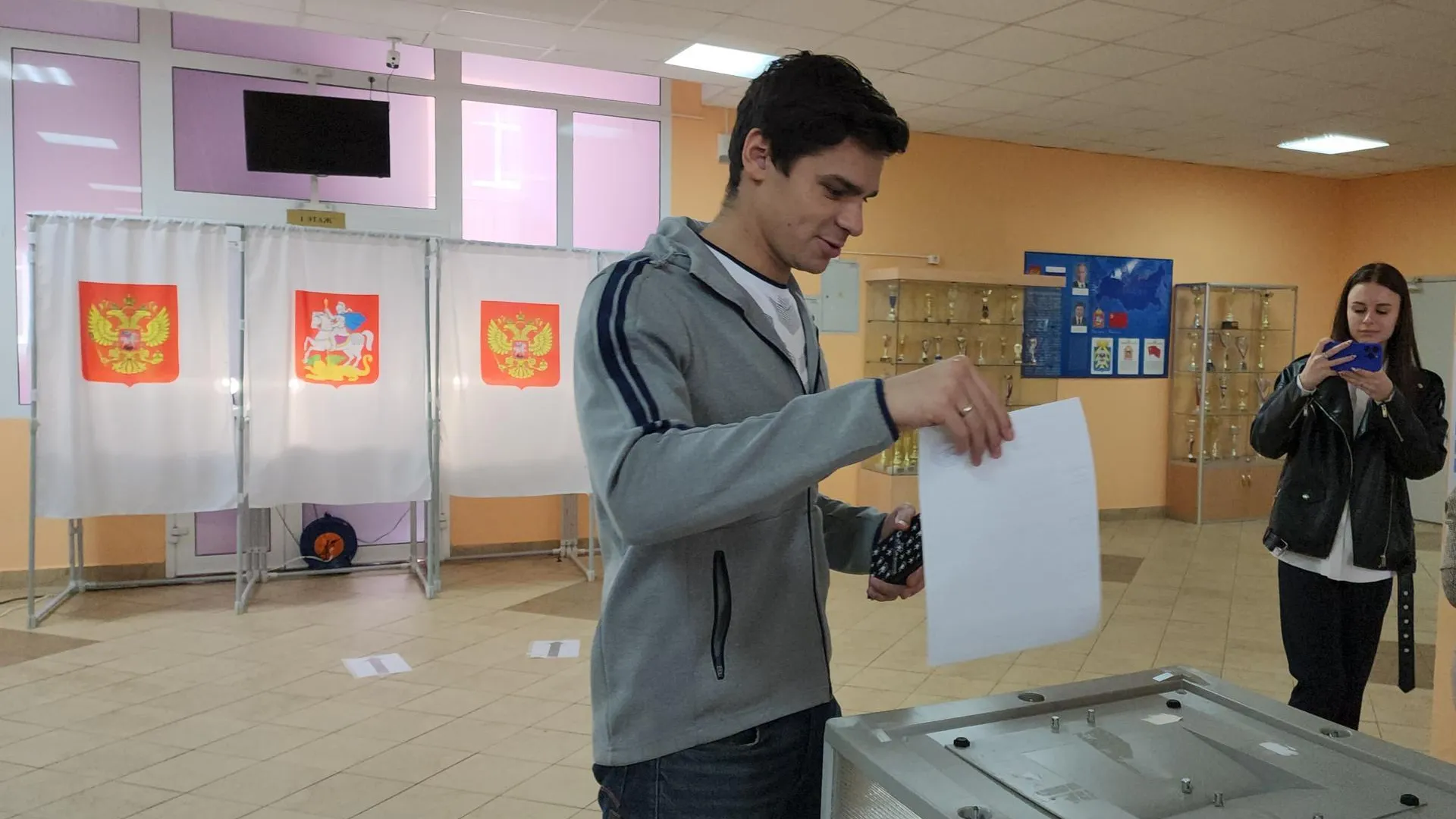 Олимпийский чемпион Рылов проголосовал в первый день выборов