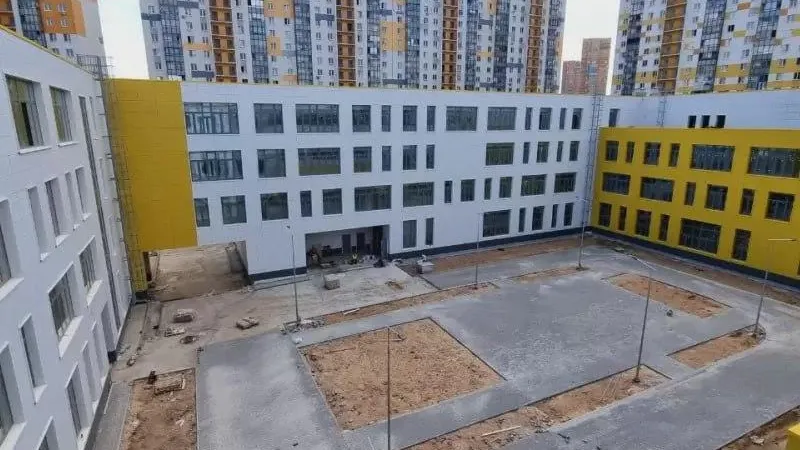 Завершается строительство современной школы на 1,1 тыс мест в Мытищах