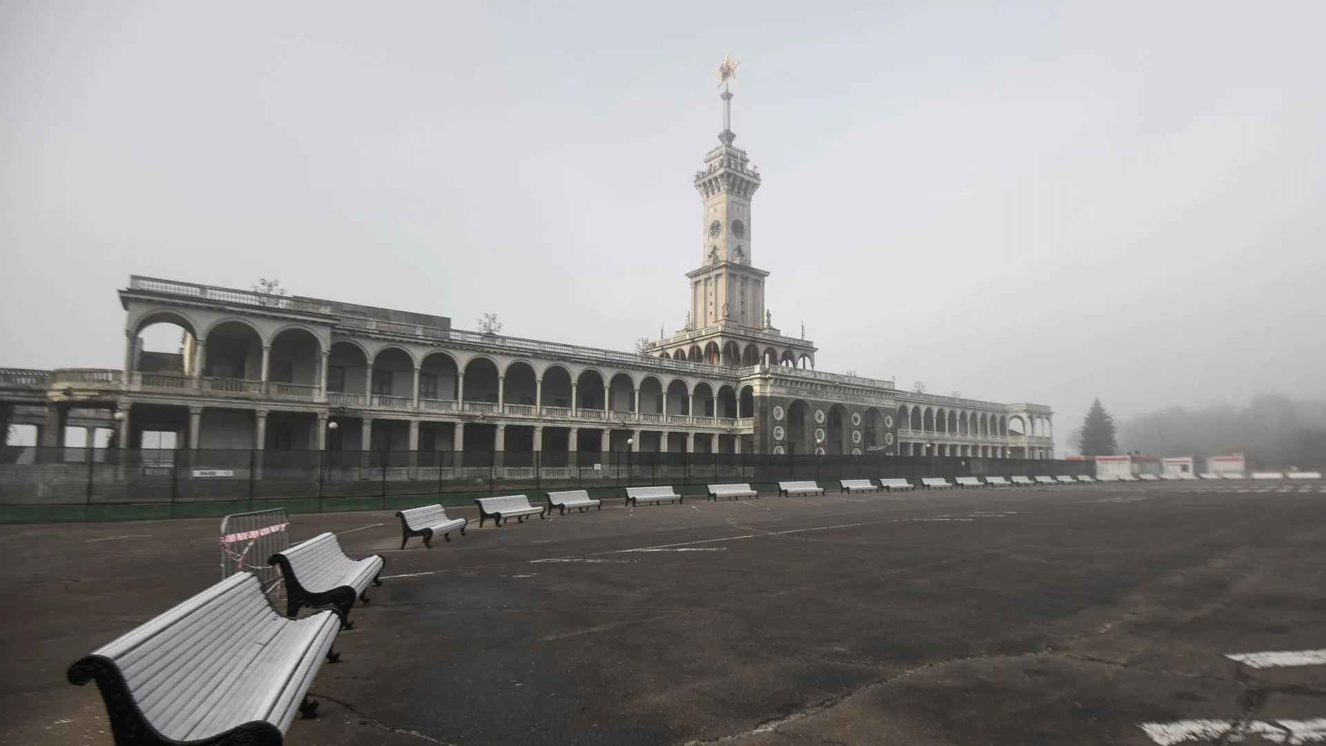 Фотовыставка об истории Северного речного вокзала открылась в Москве | РИАМО