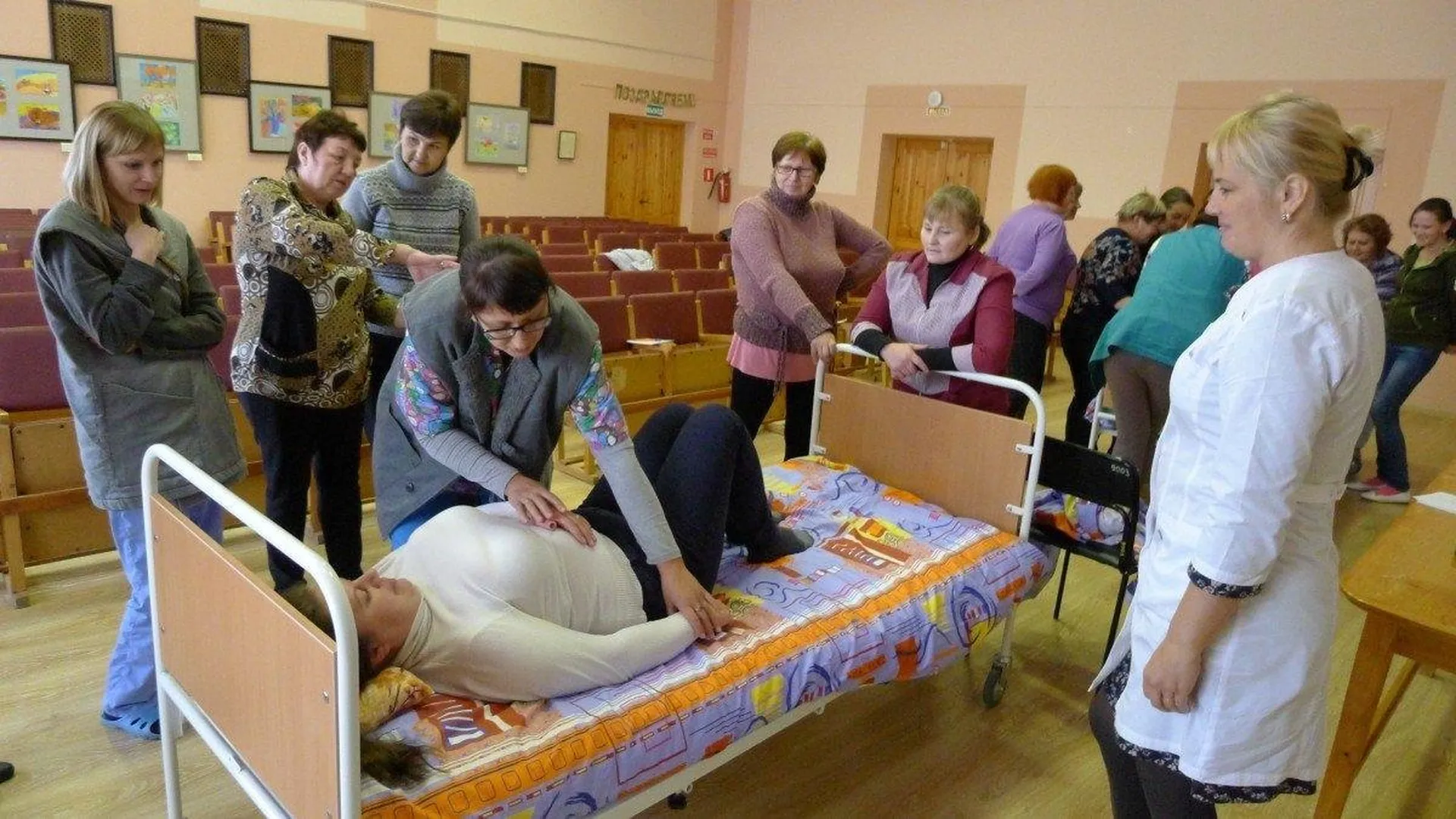 В Подольске жители могут пройти обучение по уходу за инвалидами