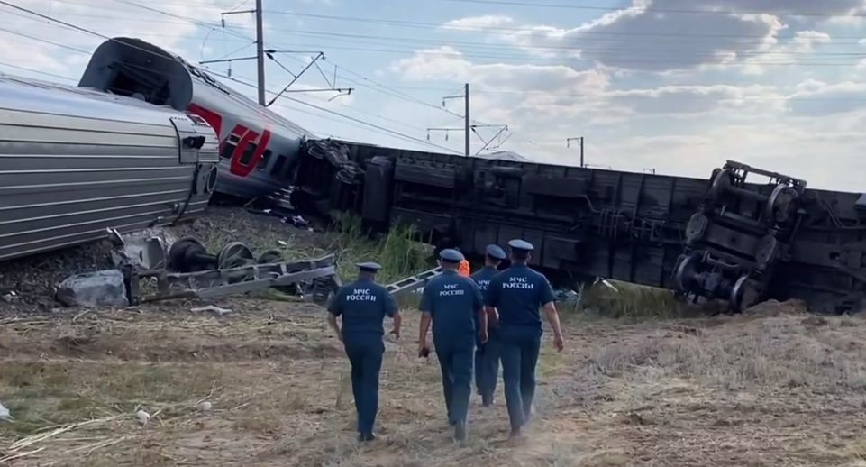 РЖД об аварии с поездом под Волгоградом: водитель КАМАЗа грубо нарушил правила