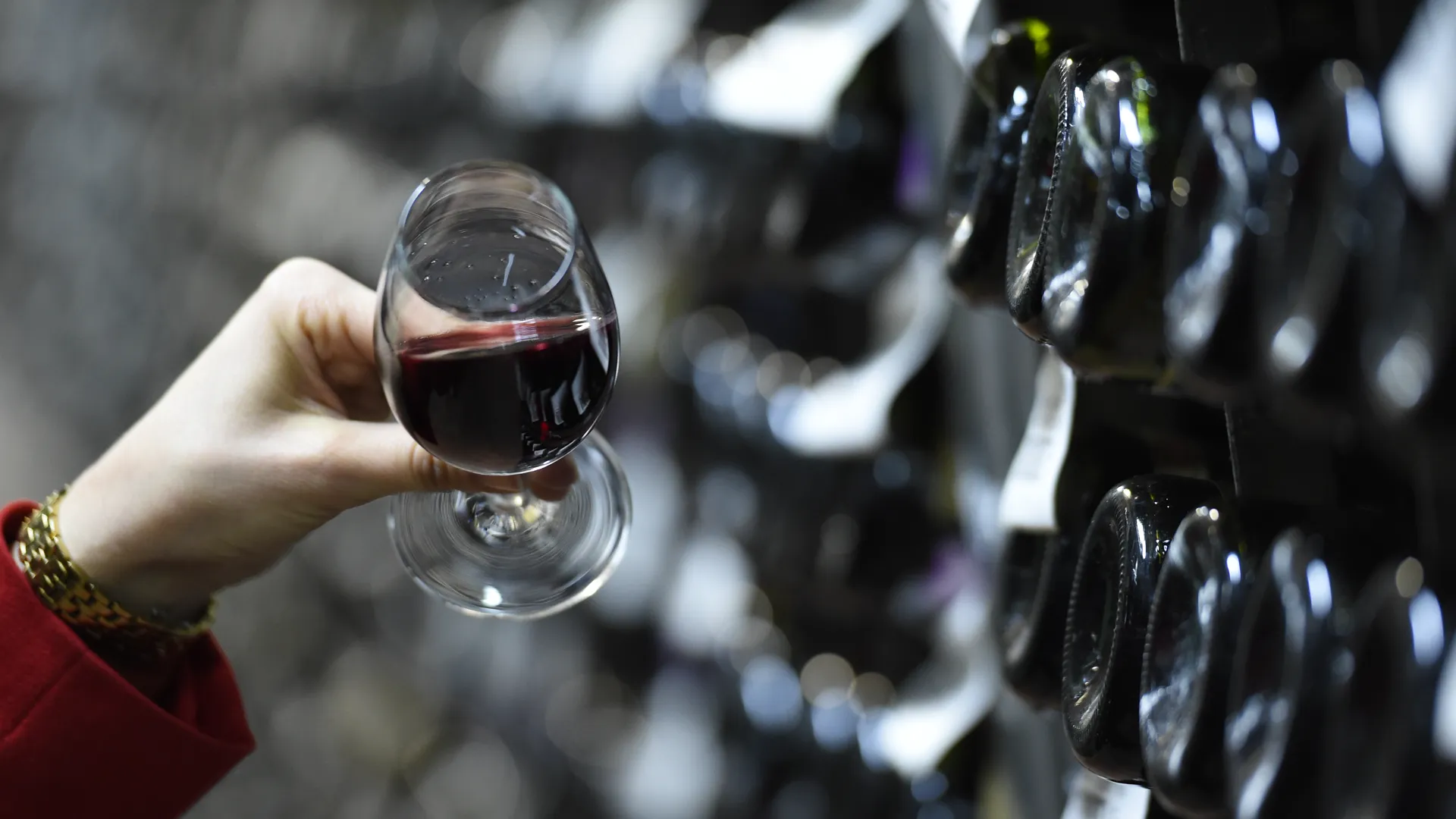 Повышение акциза на алкоголь не повлияет на цену вина в России