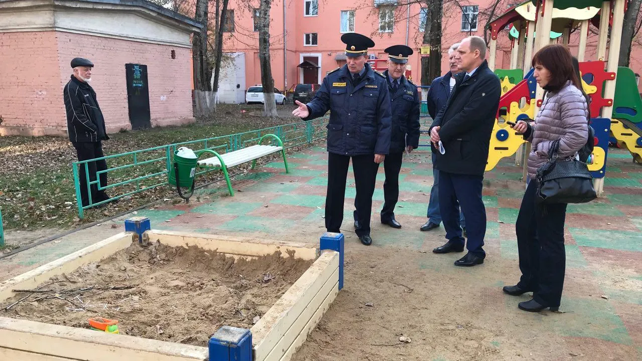 Начальник Госадмтехнадзора выявил нарушения в благоустройстве дворов  Подольска | РИАМО