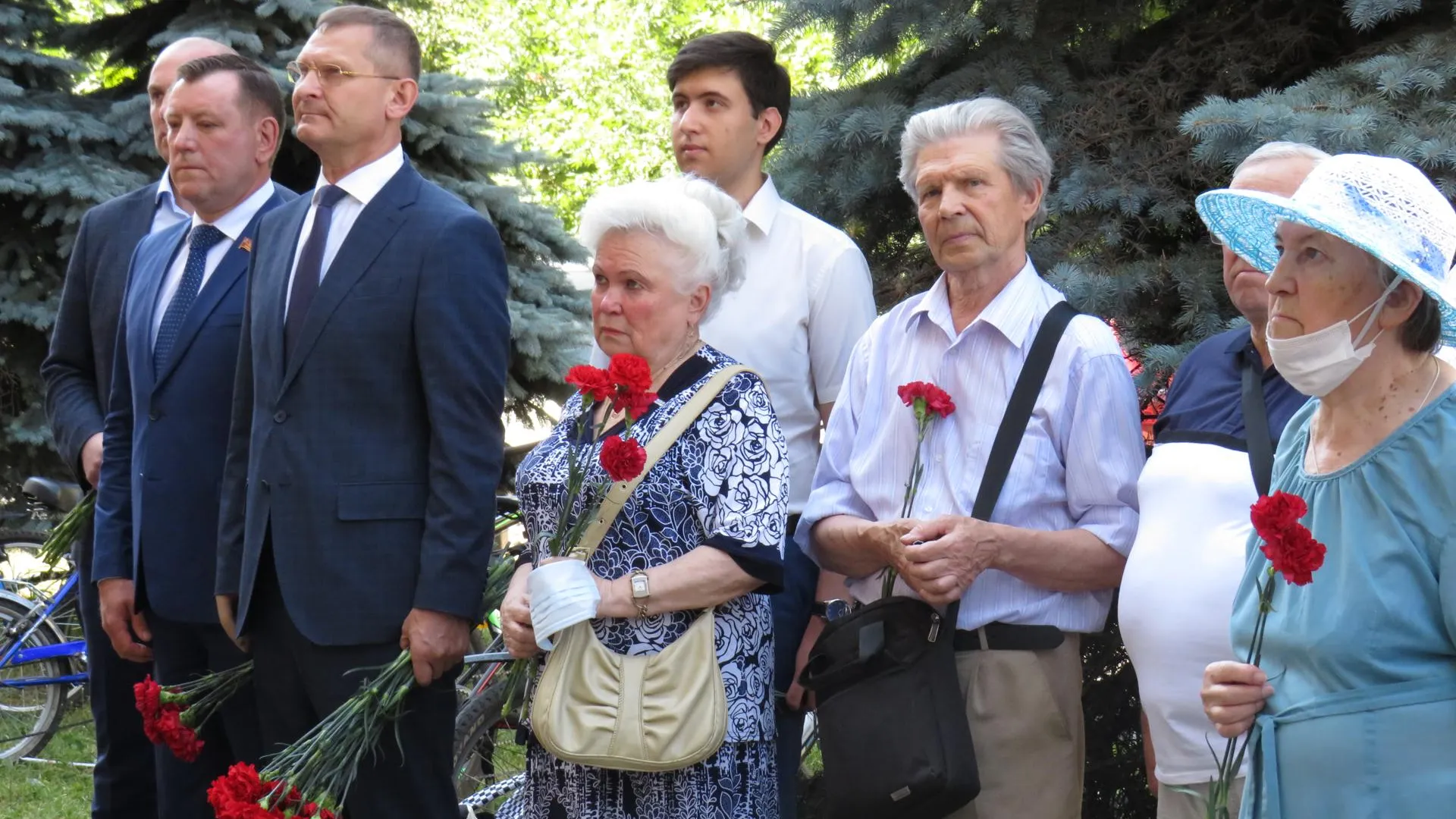 В Балашихе возложили цветы к памятной доске Герою России Ивану Флерову