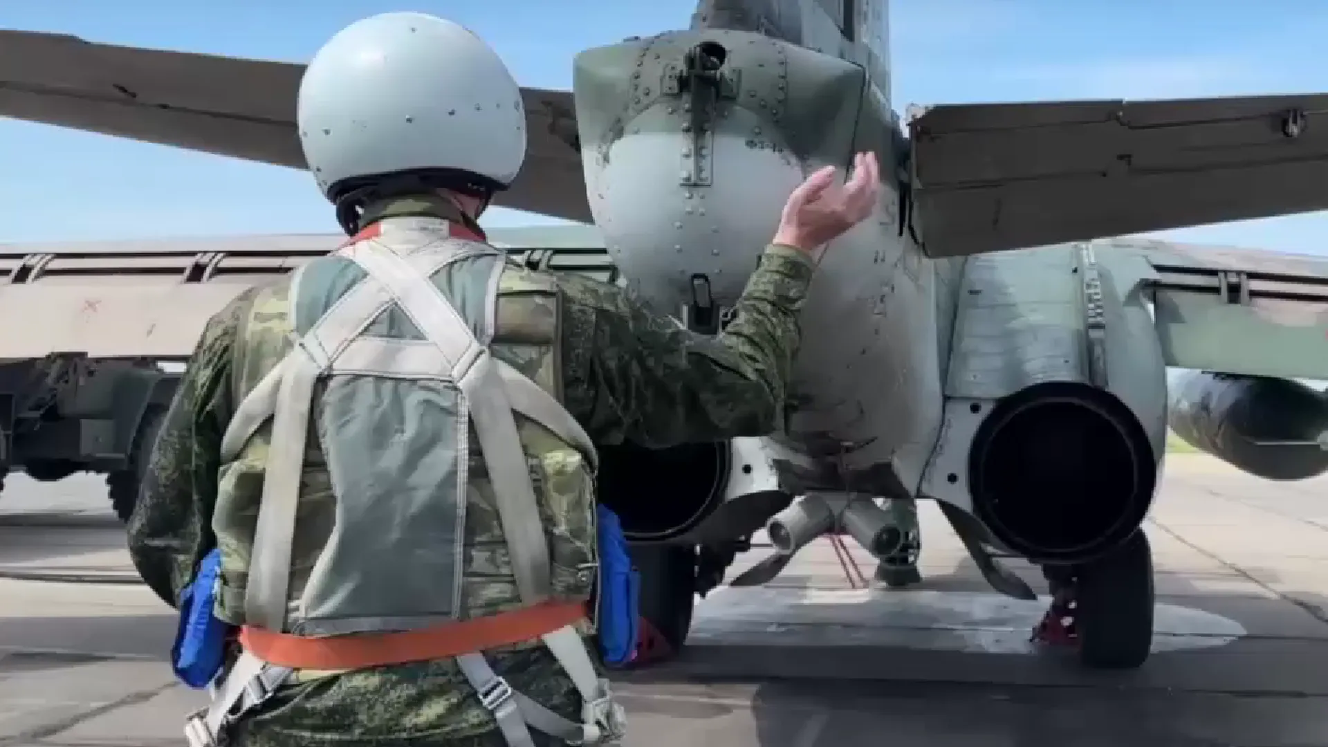 Су-25 ударили по замаскированной технике и силе ВСУ на донецком направлении