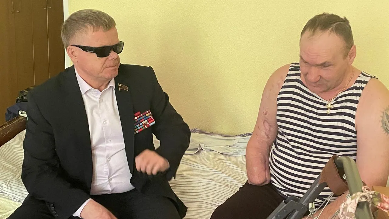 Депутат Мособлдумы Вшивцев навестил бойца СВО в военном госпитале Подмосковья