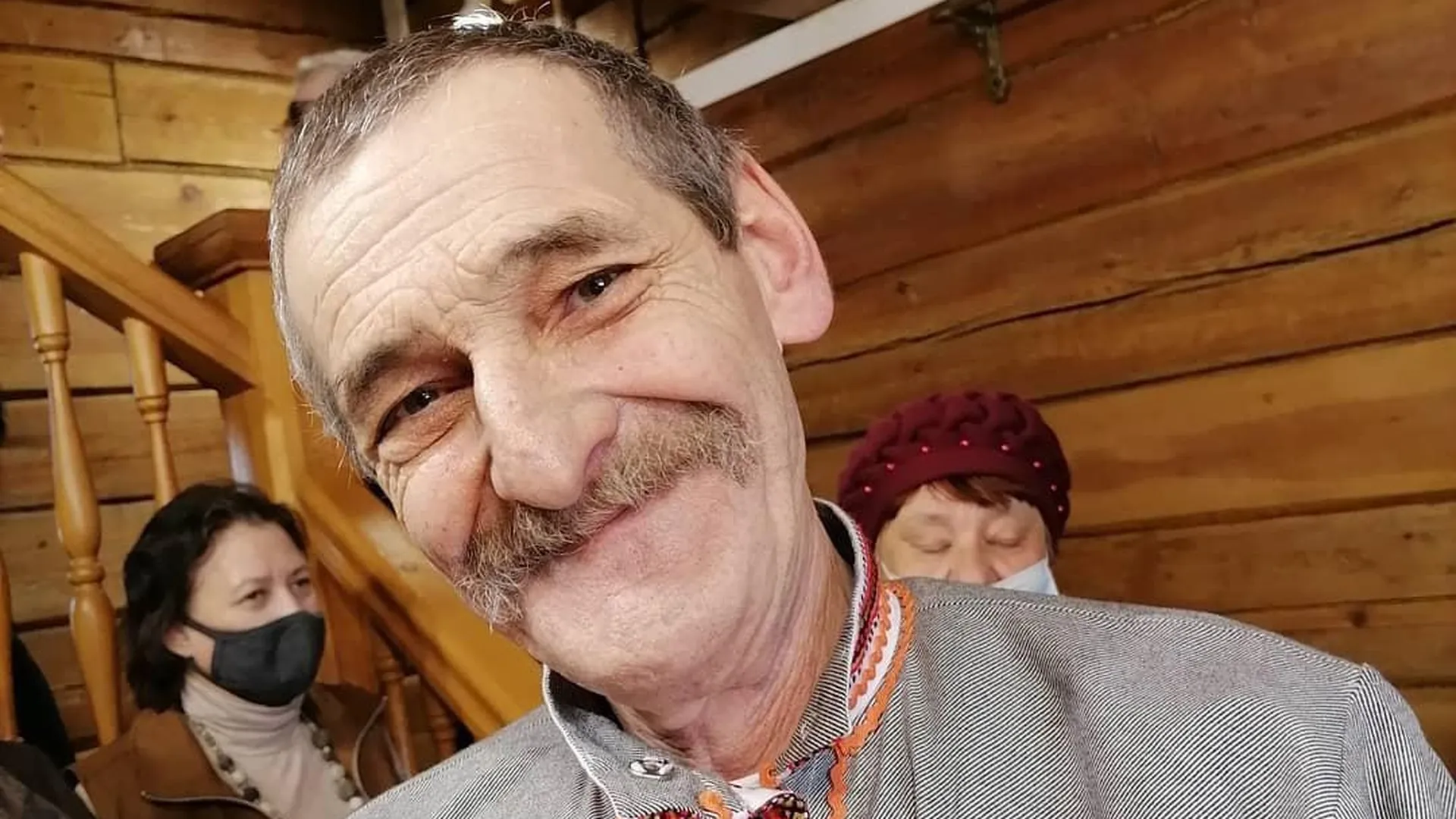 Пожилой блогер-миллионник из иркутского поселка рискует оказаться на улице