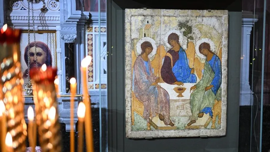 Икона «Святая Троица» Рублева вернулась в Троице-Сергиеву лавру