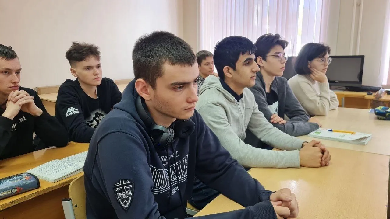 Беседу о вреде психоактивных веществ провели со студентами Балашихи