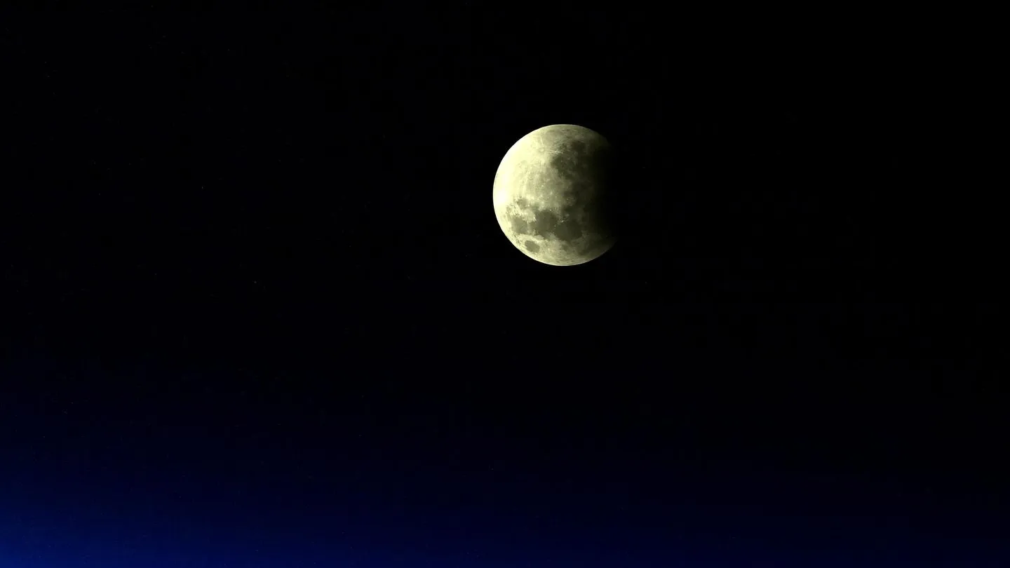 Лунное затмение 8 ноября: где смотреть прямую трансляцию