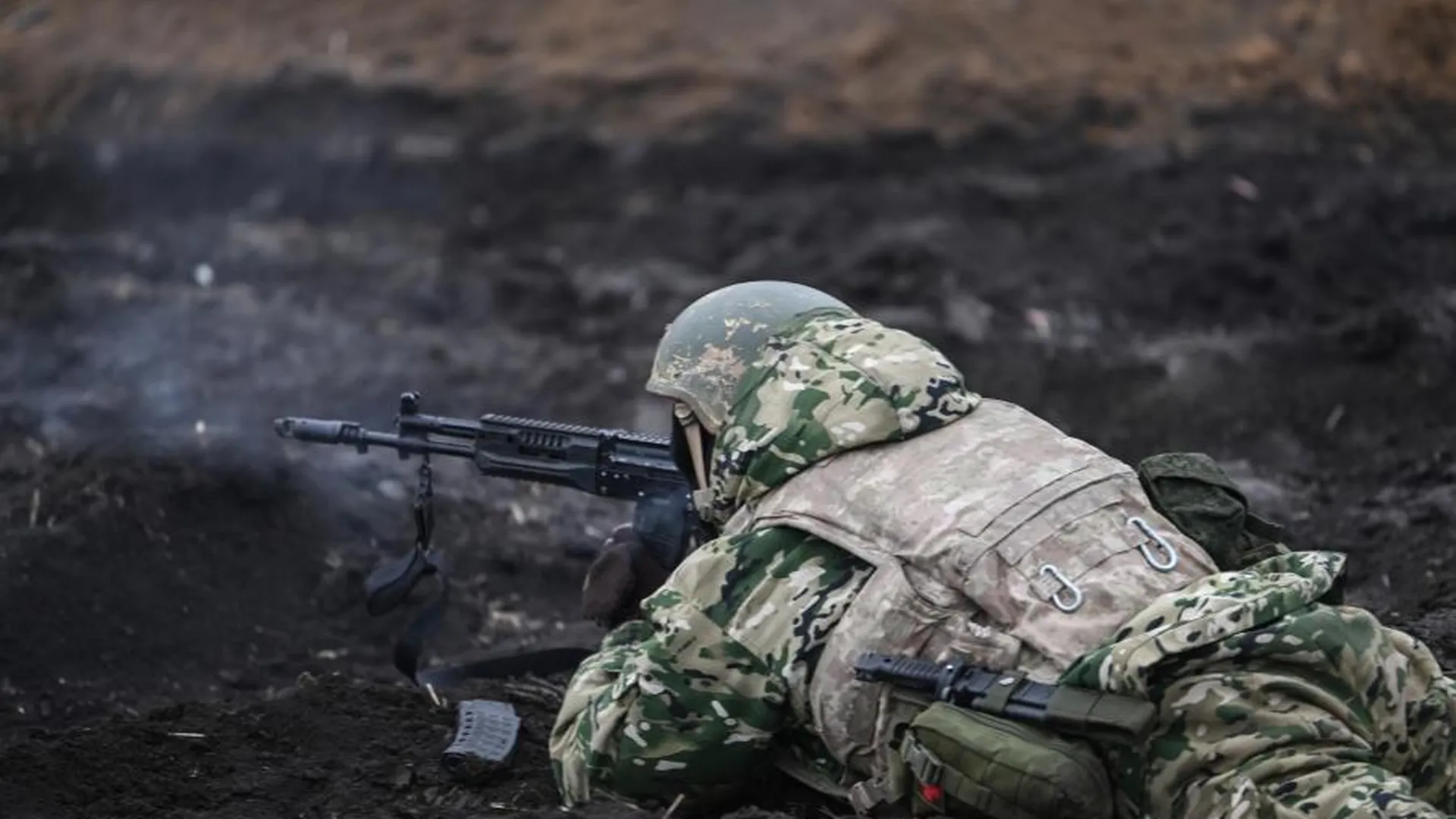 МО РФ опубликовало кадры захвата вражеского опорного пункта штурмовиками ВДВ