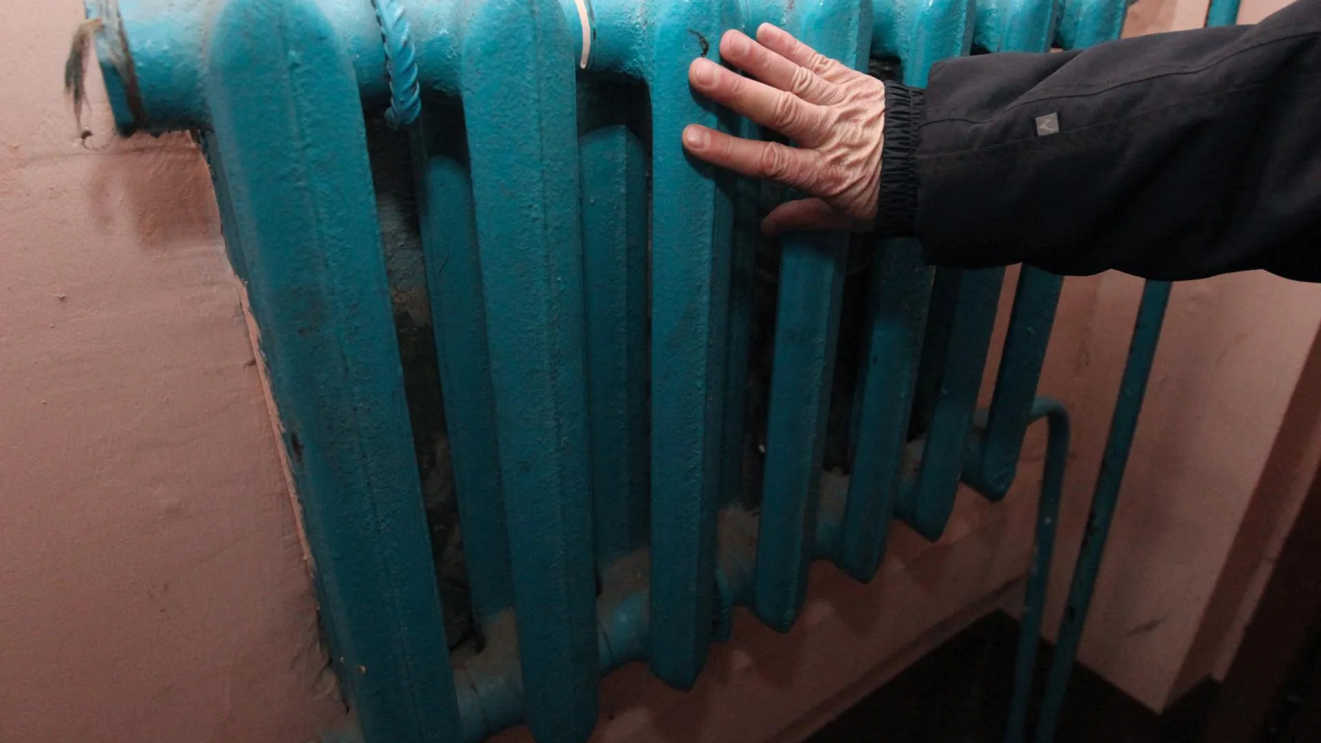 Около 3 тыс человек в Пушкино остались без тепла из-за повреждения кабеля