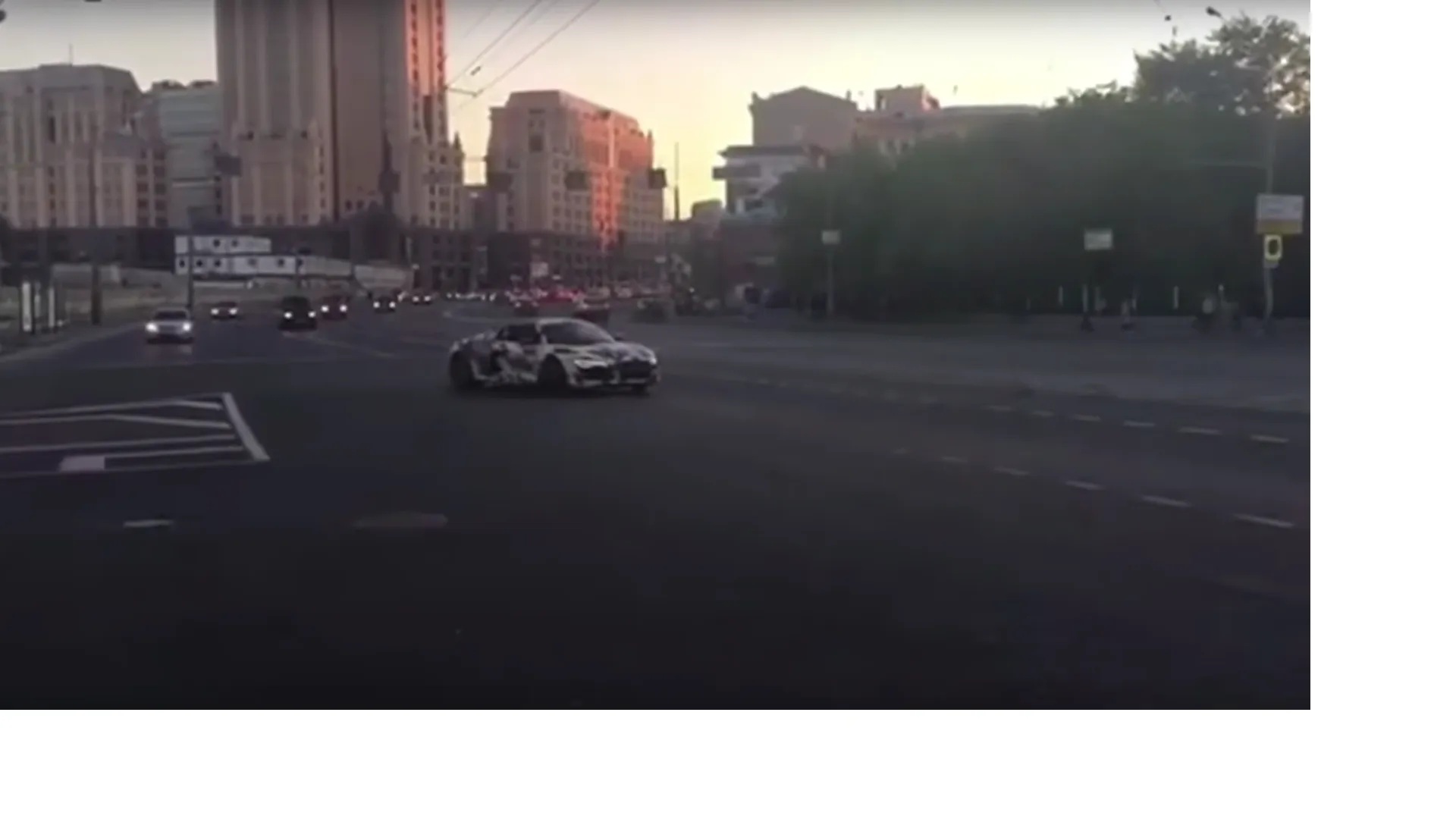 ГИБДД изучает видео с дрифтом стритрейсера по Садовому кольцу в Москве