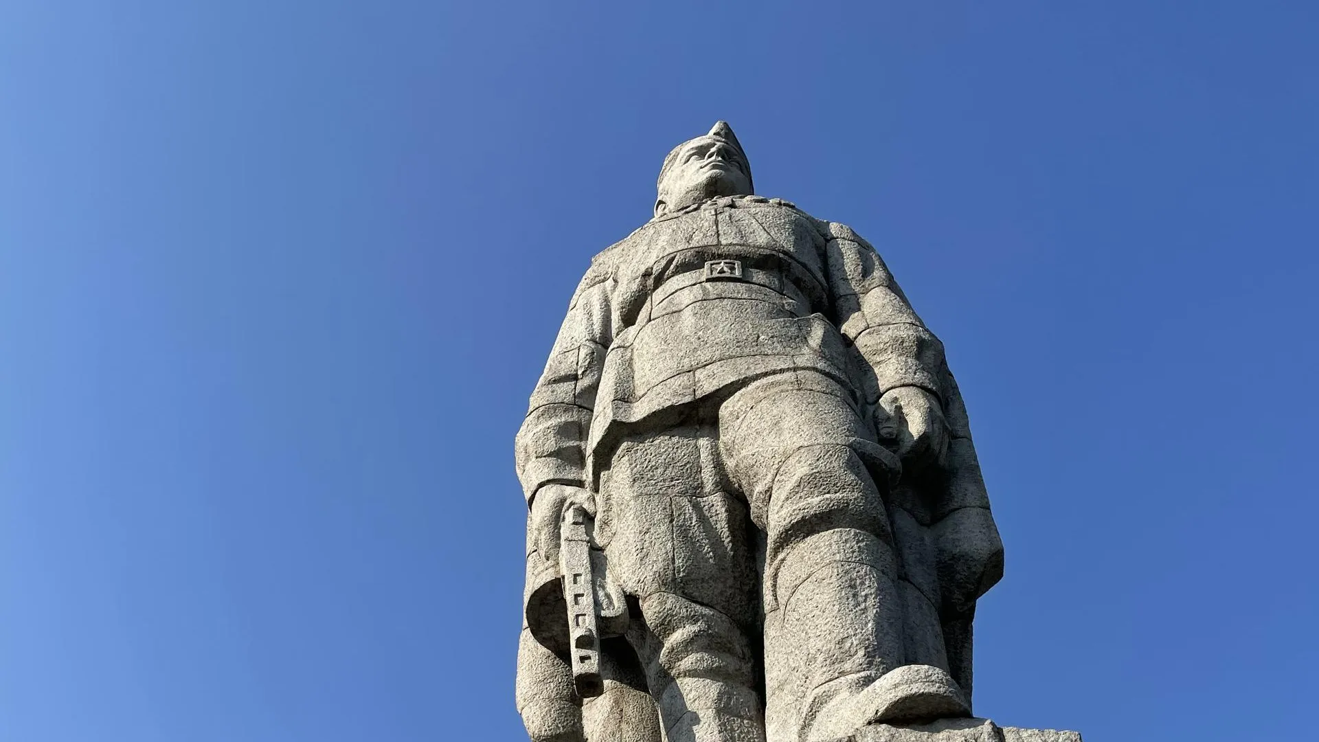 Болгарский депутат заявил о защите памятника «Алеше»