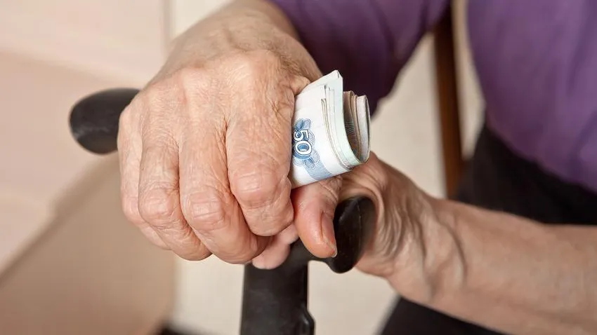 Индексация социальных пенсий с 1 апреля 2025 года: кому и на сколько повысят выплаты