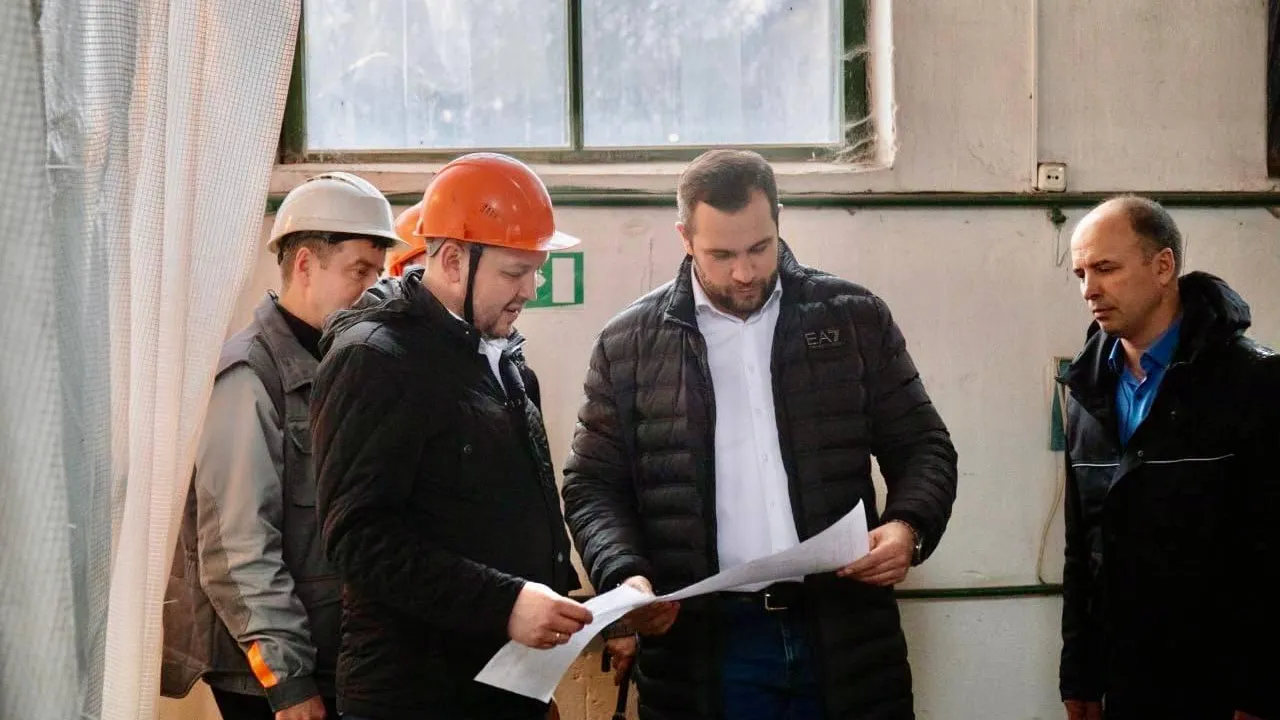 Глава Чехова проконтролировал ход ремонтных работ на котельной в селе Молоди
