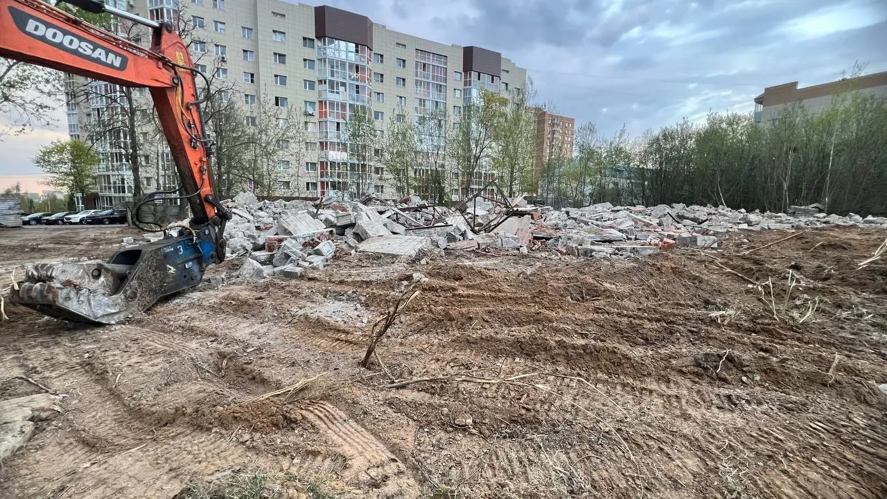 В Звенигороде демонтируют объект незавершенного строительства