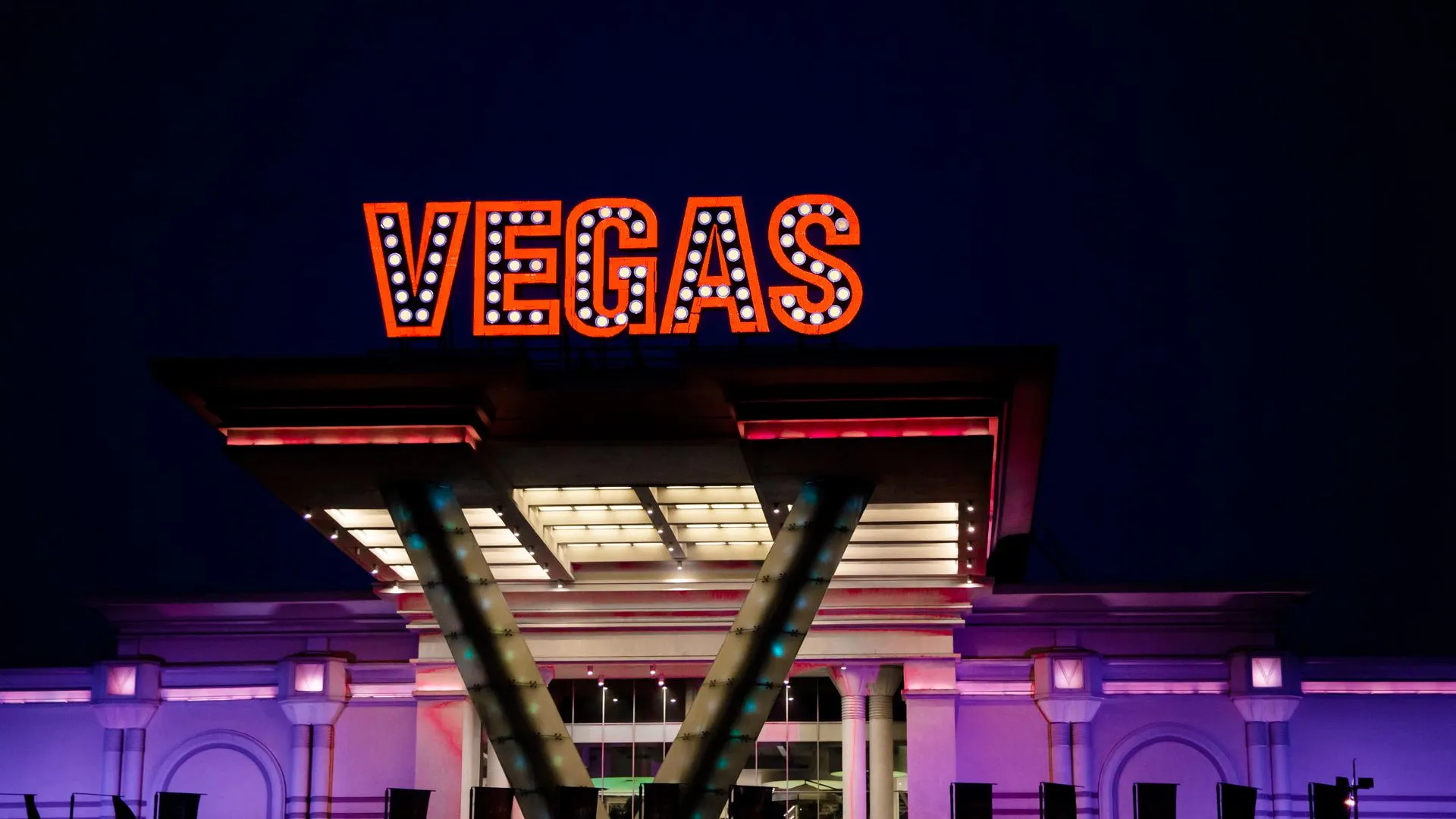 Все торгово‑развлекательные комплексы Vegas временно закрыты