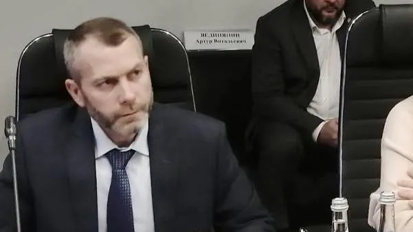 Нарколог рассказал, чем опасен алкоголь при вакцинации