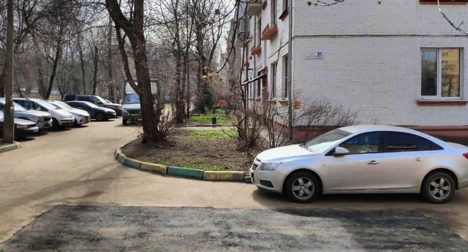 Почти 6,4 тыс аварийно-опасных ям во дворах устранили в округах Подмосковья