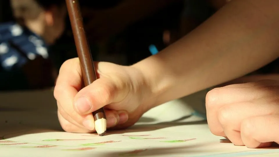 Арт‑терапевт объяснила, как рисование поможет справиться со стрессом