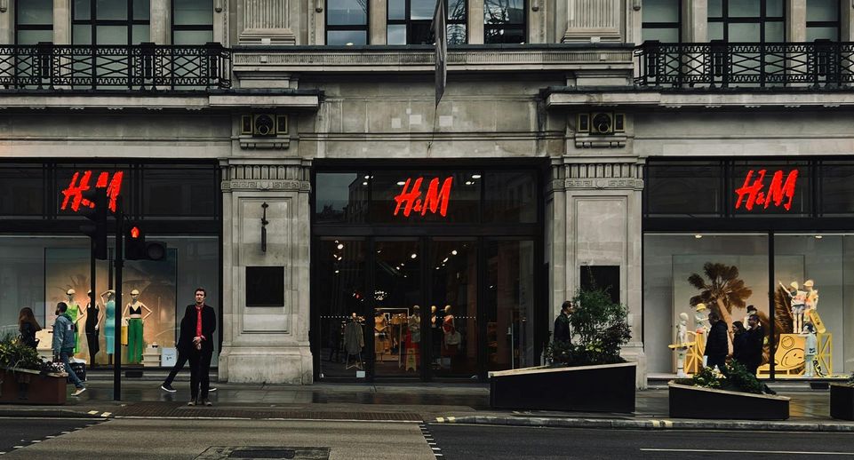 Счета уходящего из России H&M арестовали из-за многомиллионных долгов