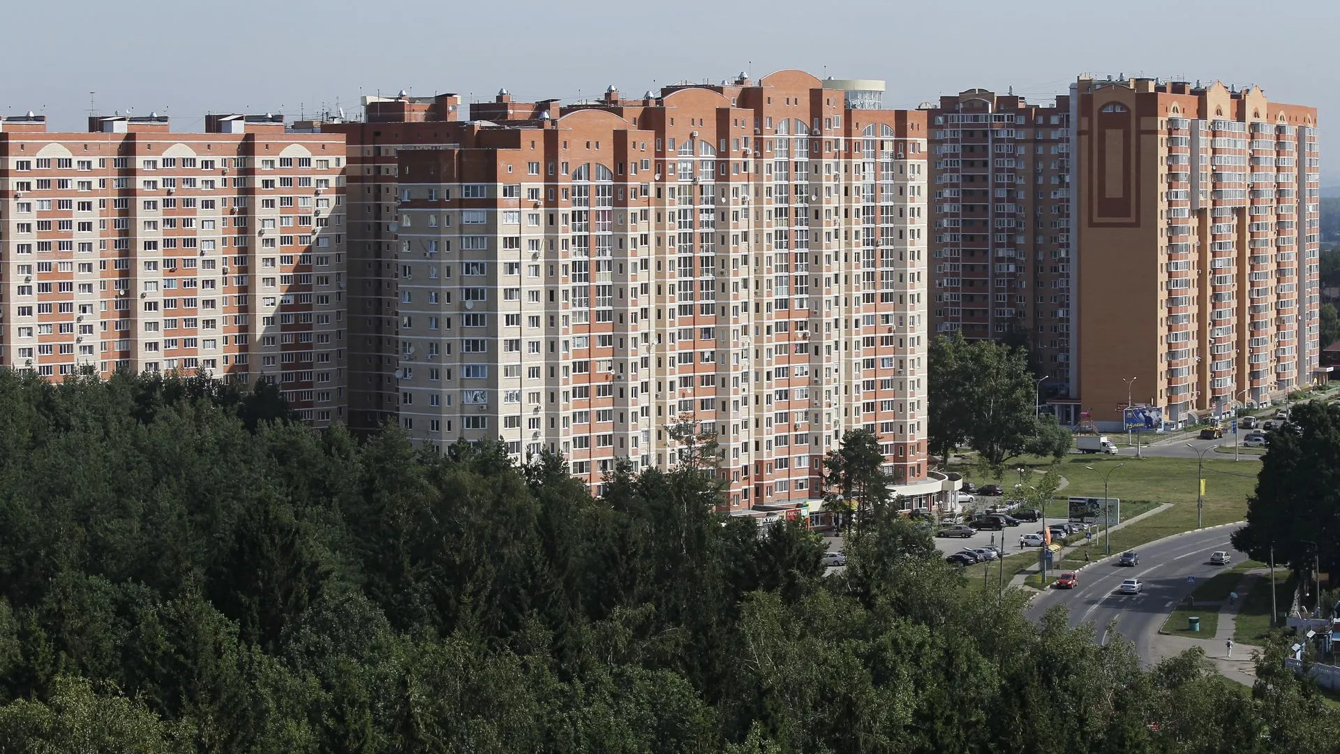 Число сделок по покупке жилья в Подмосковье выросло в октябре на 17%