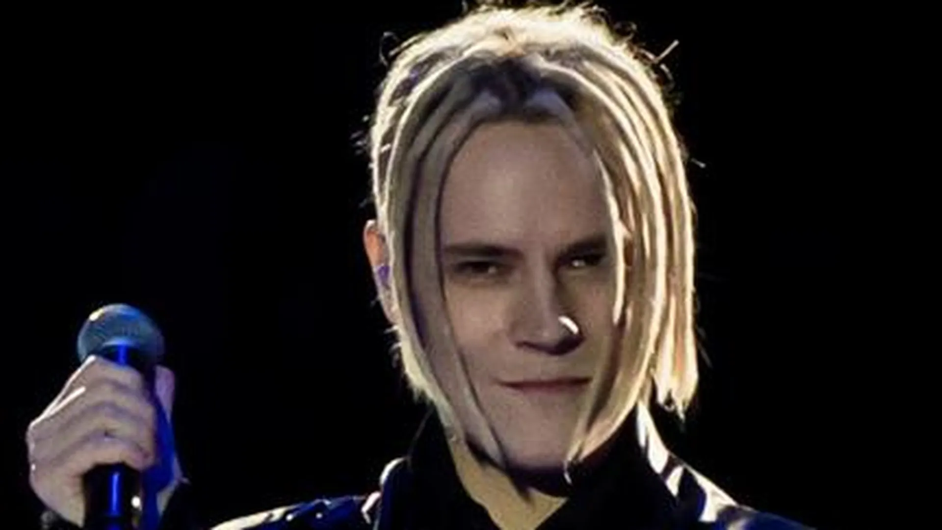 Последняя песня написана шаманом. Шаман самый русский хит. Shaman русский певец. Шаман русский певец. Последняя песня написана шаманом.