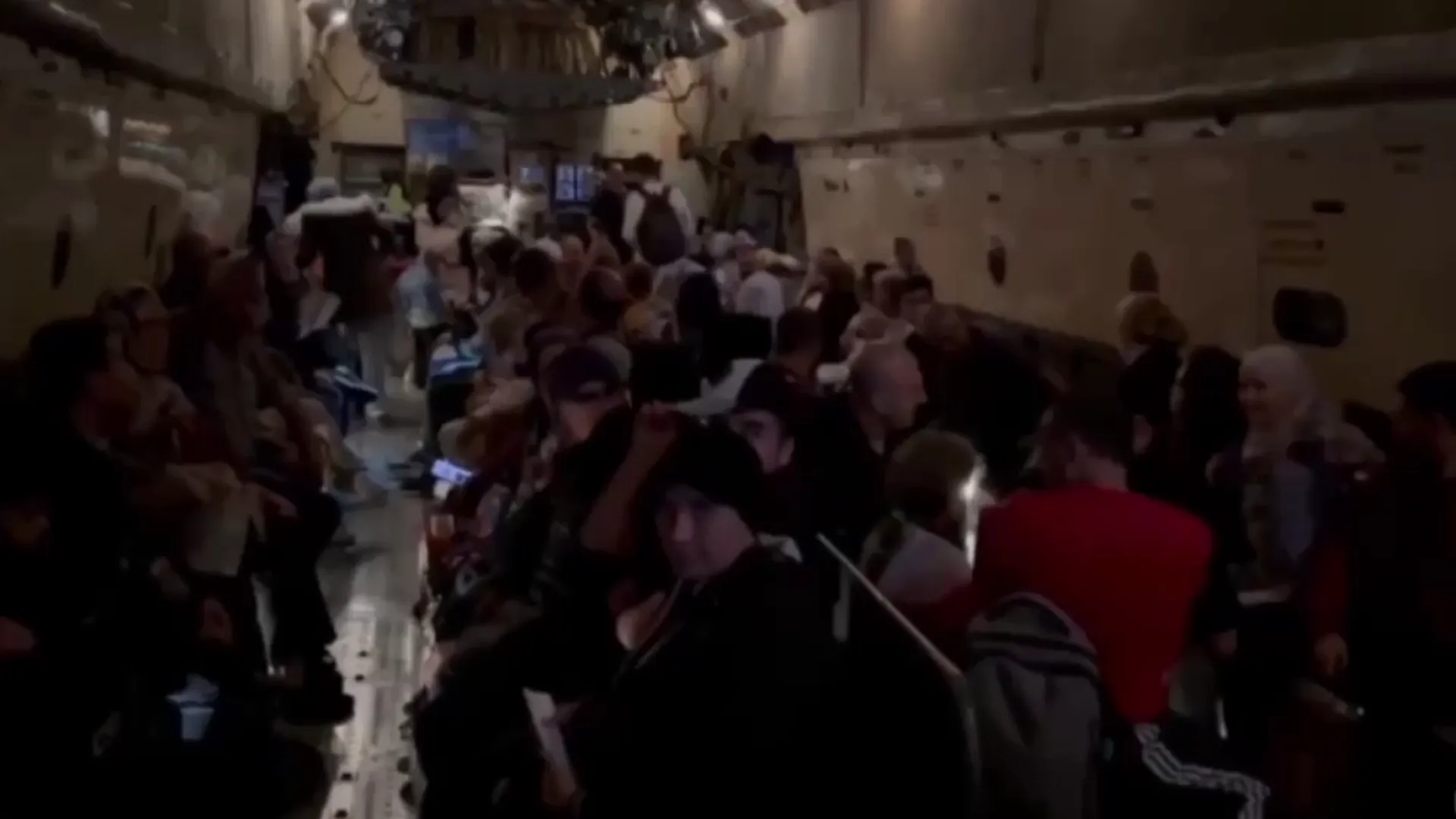 МЧС: группа из 120 россиян, эвакуированных из Газы, прилетела в Домодедово
