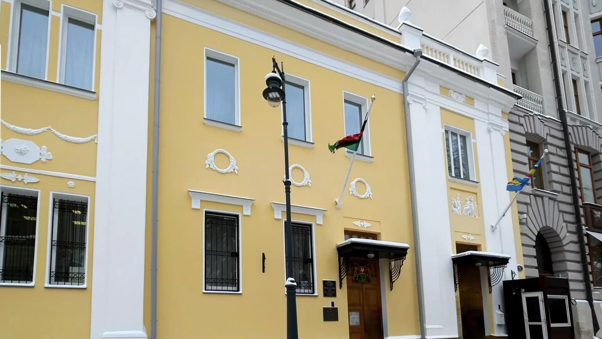 В Москве отреставрировали уникальный фасад здания посольства Кении