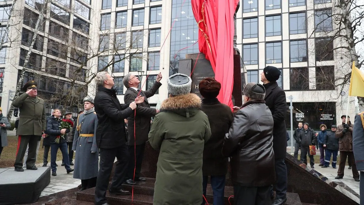 Памятник Герою Советского Союза Митрофану Неделину открыли в Одинцове