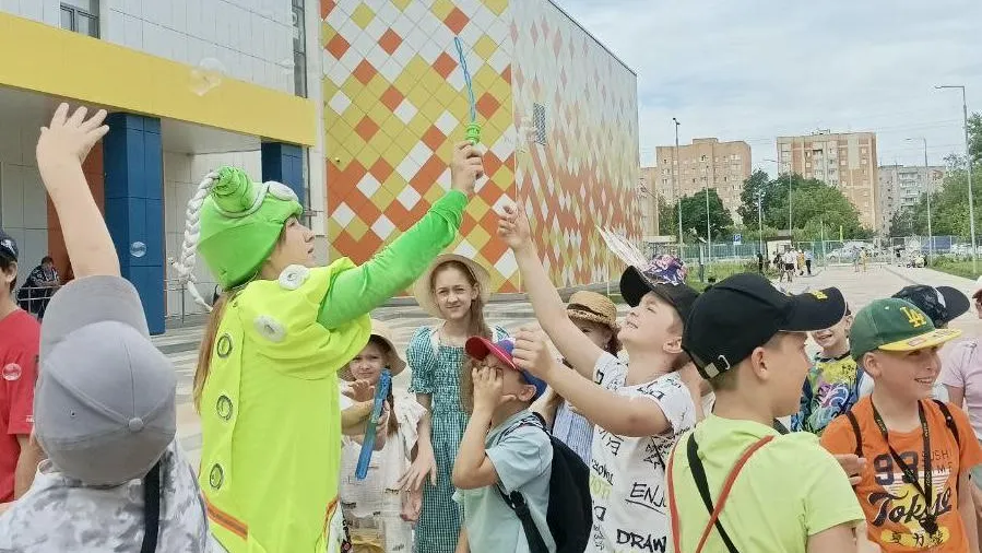 Свыше 900 школьных летних лагерей открылись в Подмосковье