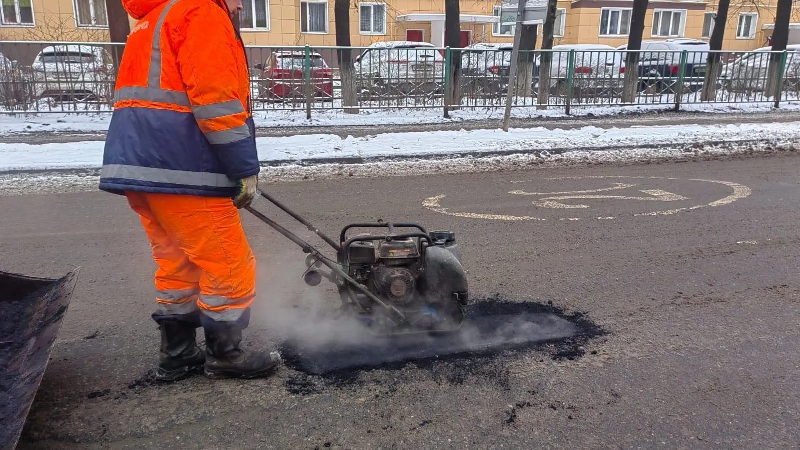 Почти 60 ям устранили на дорогах Люберец за неделю