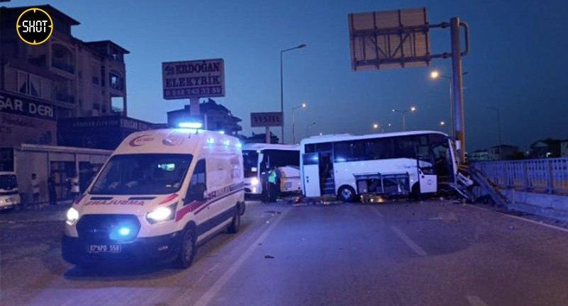 20 человек пострадали в ДТП с автобусом с туристами из России в Турции