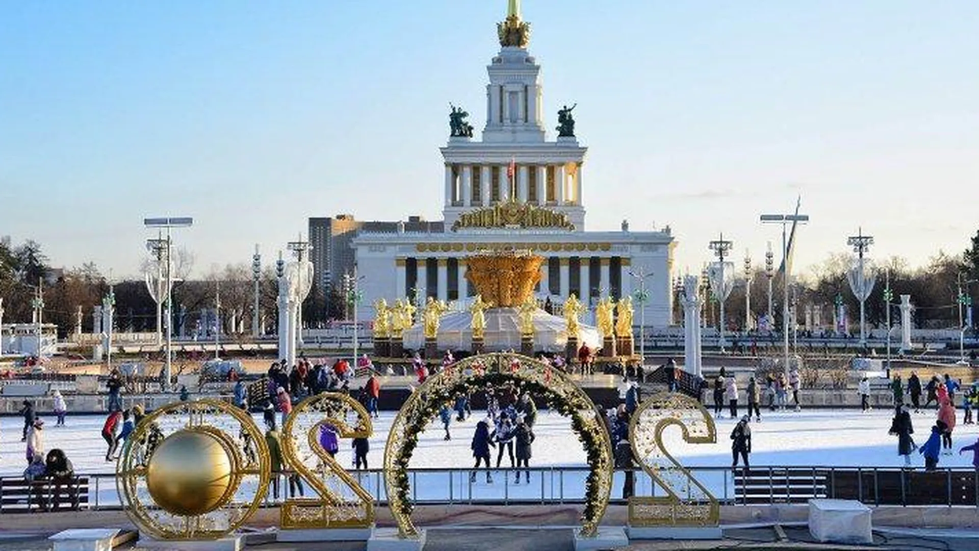 Москвичи напишут письма Деду Морозу в рамках новогодней акции