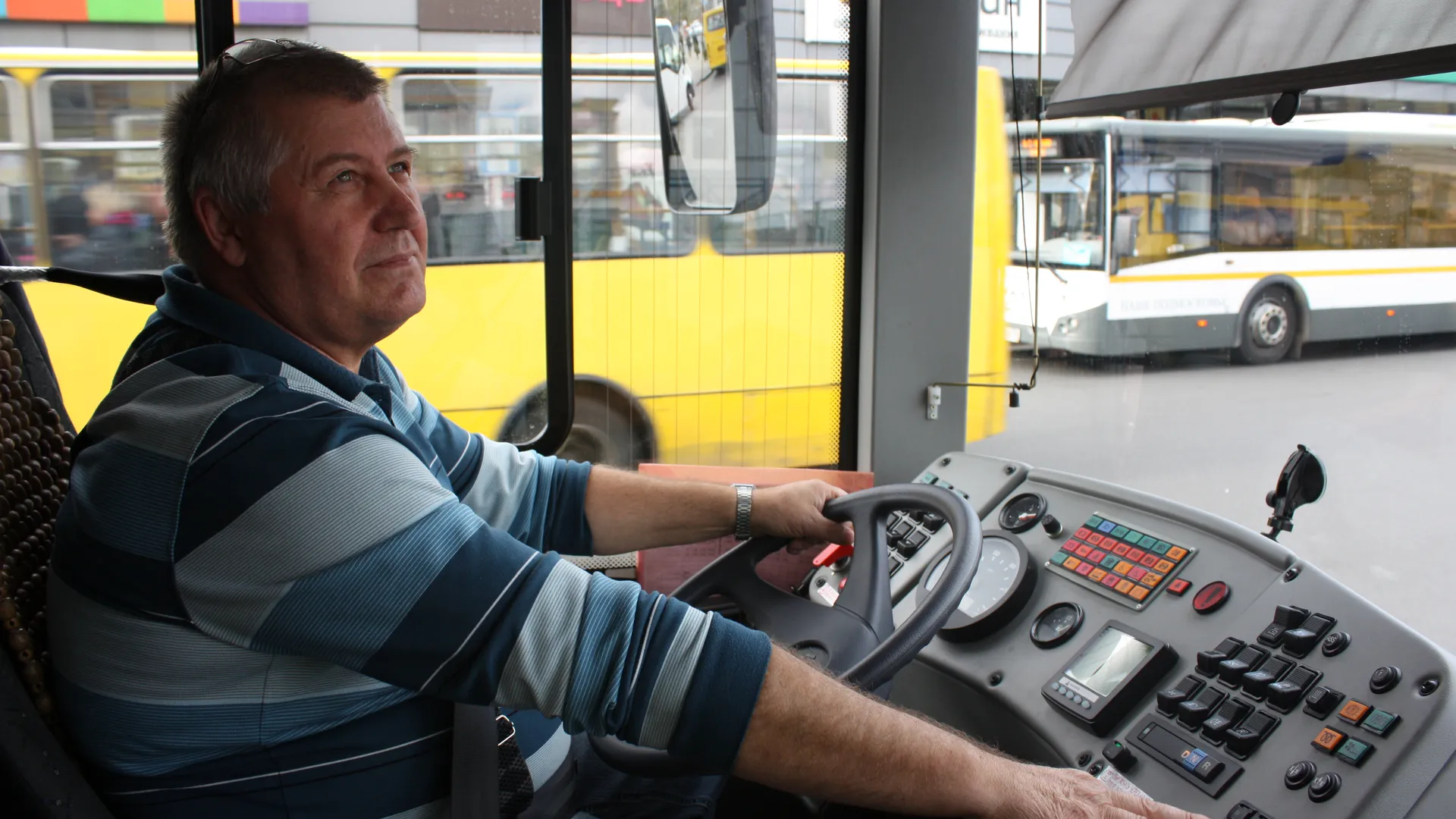 В Кемерове заявили о дефиците водителей автобусов