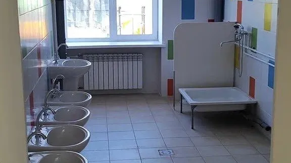 Подмосковные специалисты завершают восстановление детского сада в Мариуполе