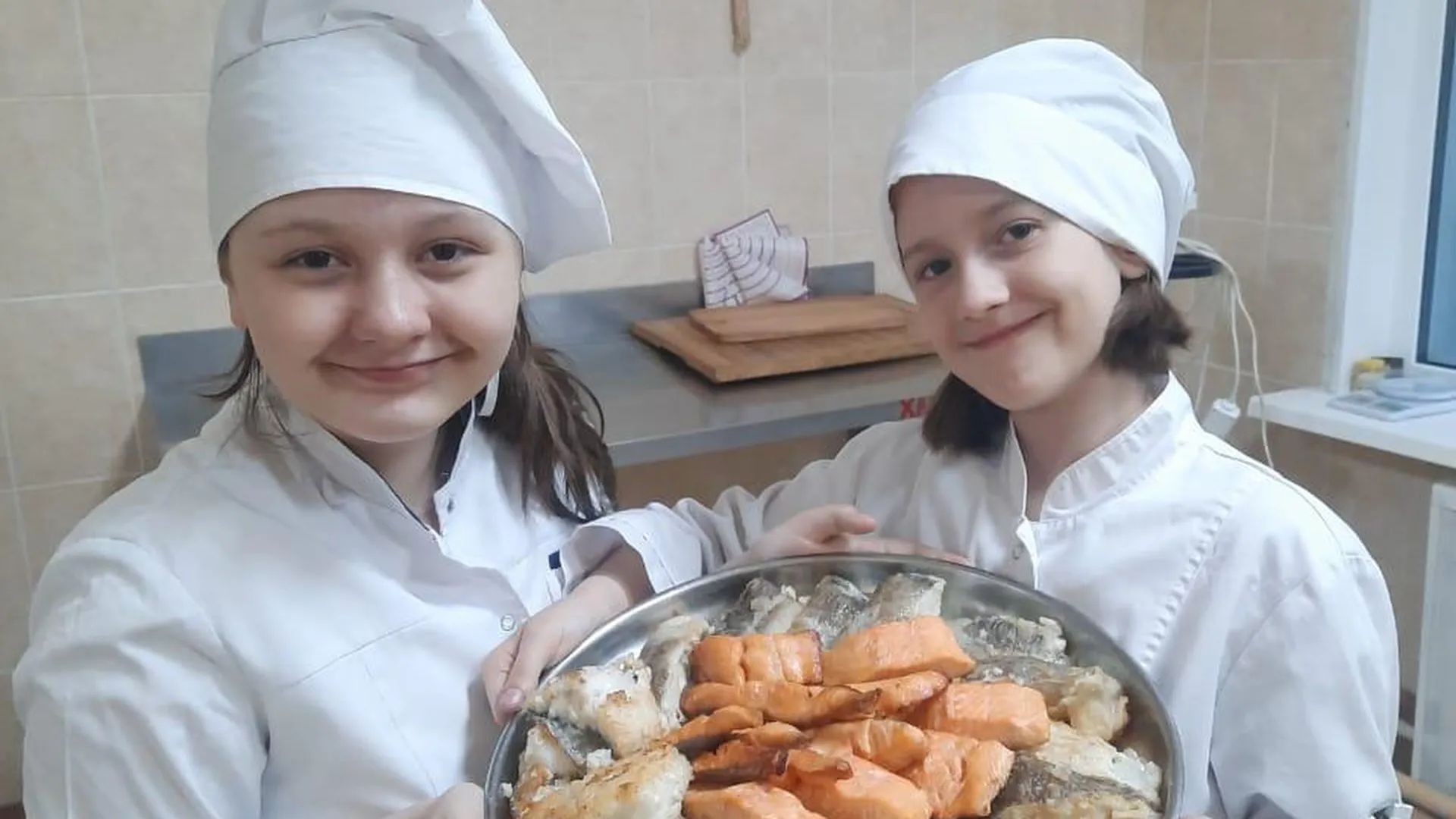 Воспитанники семейного центра «Истринский» осваивают азы кулинарного искусства